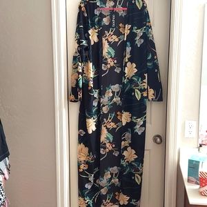 Robe black floral